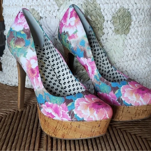 Jessica Simpson Waleo floral platform heels - Picture 3 of 10